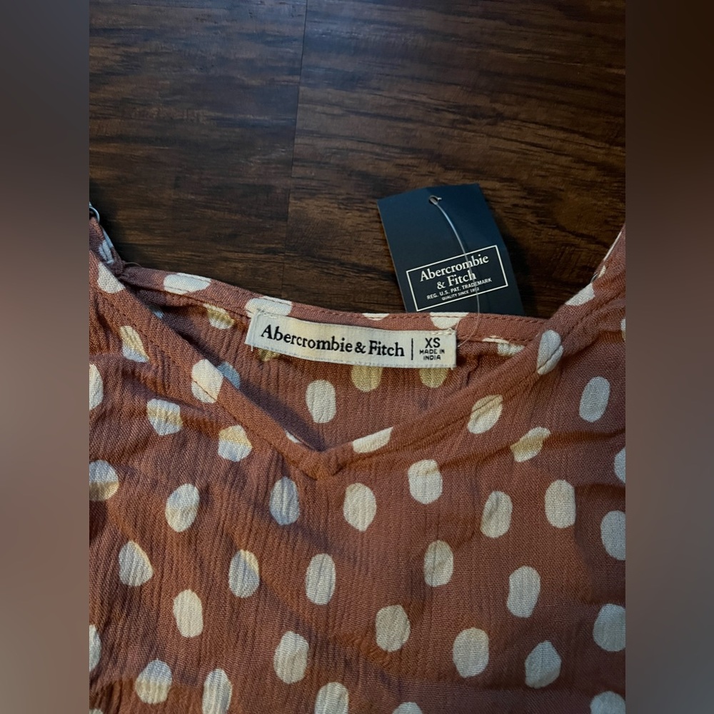 Abercrombie Tank - Picture 2 of 3